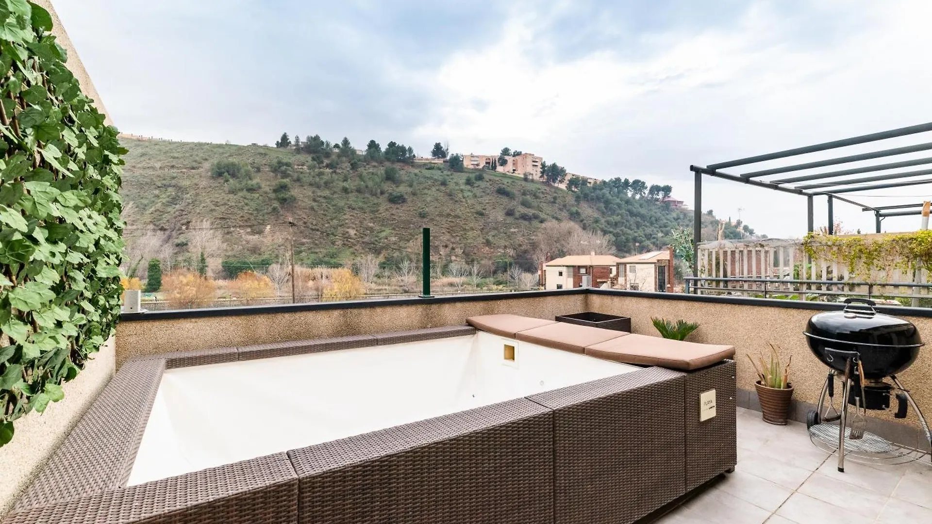El Generalife Cerca Centro Y Sierra Nevada Con Piscina Y Barbacoa Y Parking Gratis Apartment Granada 0*,  Spain